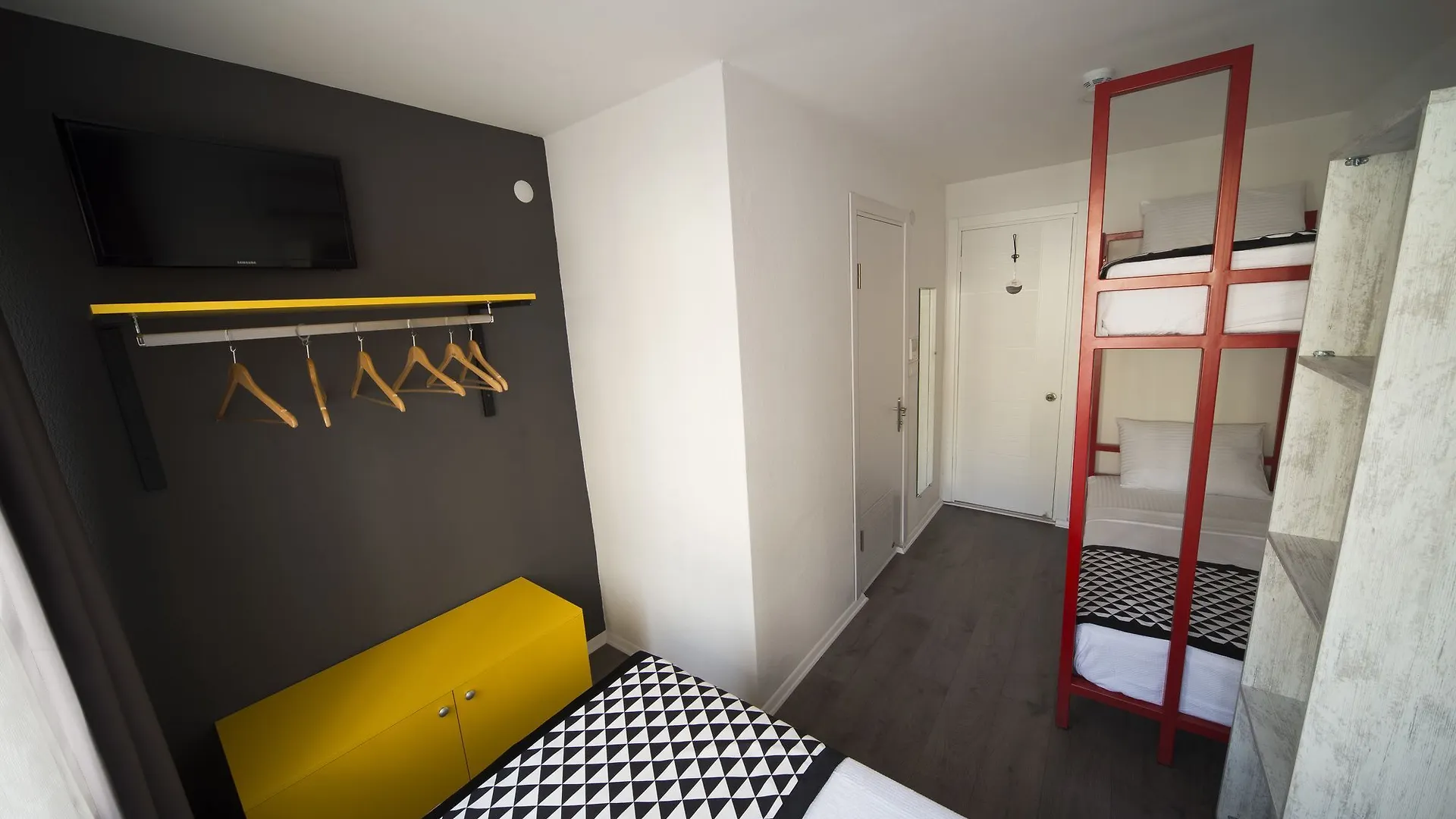 Piano Hotel Esmirna